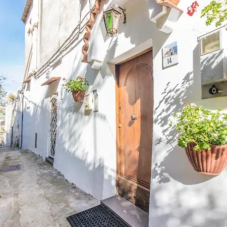 Konukevi Via Col Vento Ravello